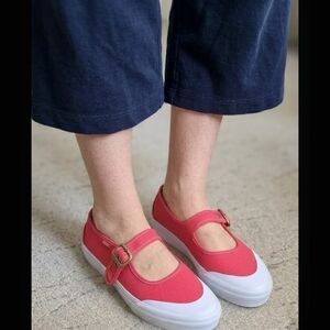 Vans Women's Mary Jane in the Canvas Tomato Retro Nostalgia, Size 8, NWOB